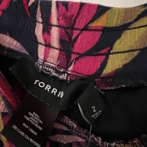 Torrid Size 2 floral print shorts